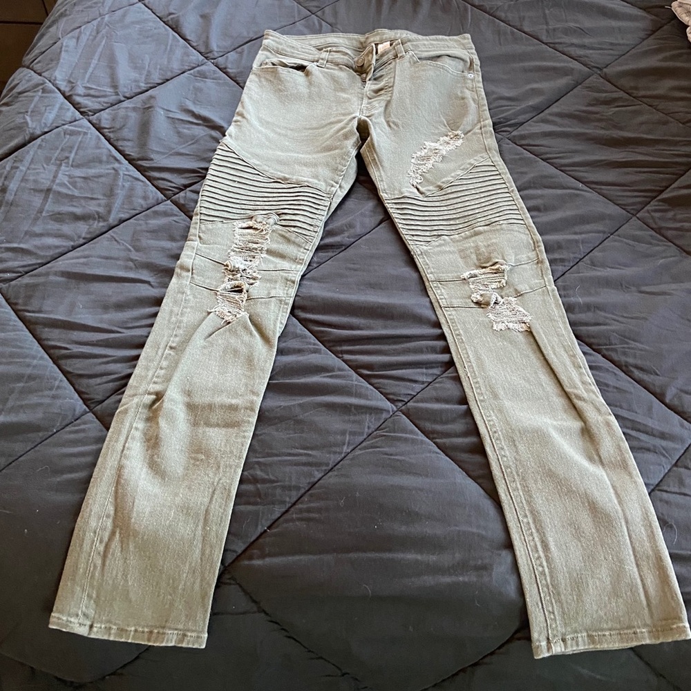 Green skinny jeans